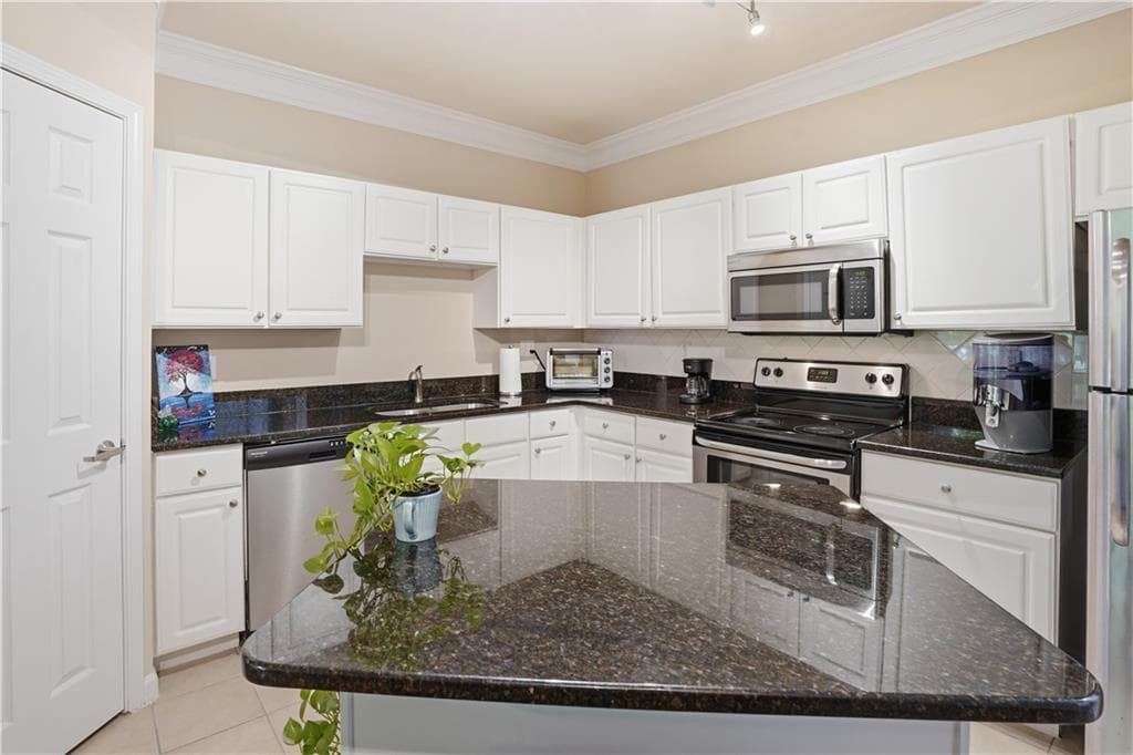 1 bedroom, 1 bathroom, 815 sq ft condominium for sale at 1850 Cotillion Drive 3222, Atlanta, GA 30338 — photo 8