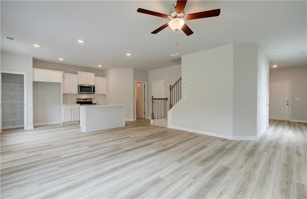 3 bedroom, 3 bathroom, 1,721 sq ft single family residence for sale at 68 Homesite Jericho Way, Newnan, GA 30263 — photo 4