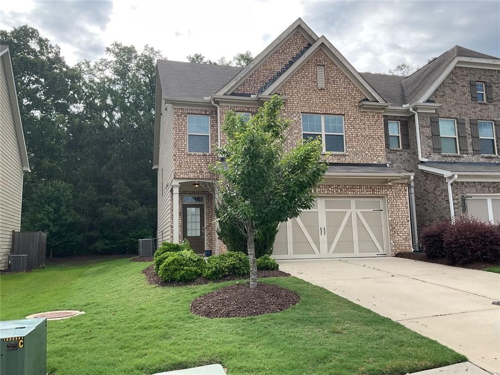 3 bedroom, 3 bathroom, 1,895 sq ft townhouse for rent at 7305 Heritage Oak Court, Cumming, GA 30040 for $2,500 a month — photo 1 of 22