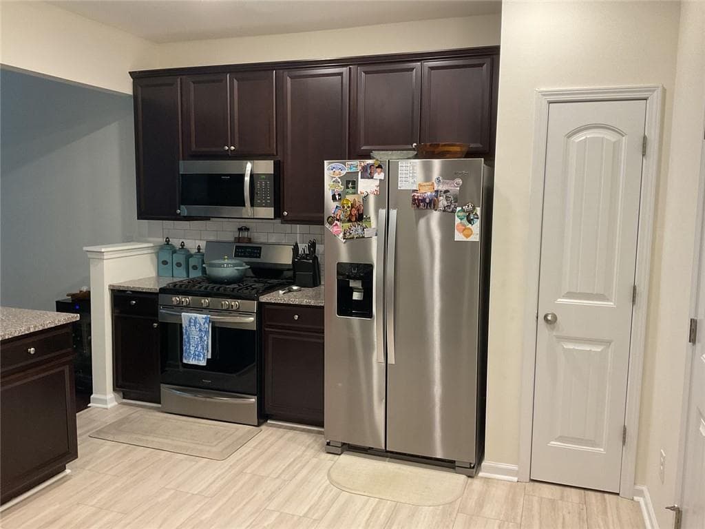 3 bedroom, 3 bathroom, 1,895 sq ft townhouse for rent at 7305 Heritage Oak Court, Cumming, GA 30040 for $2,500 a month — photo 4
