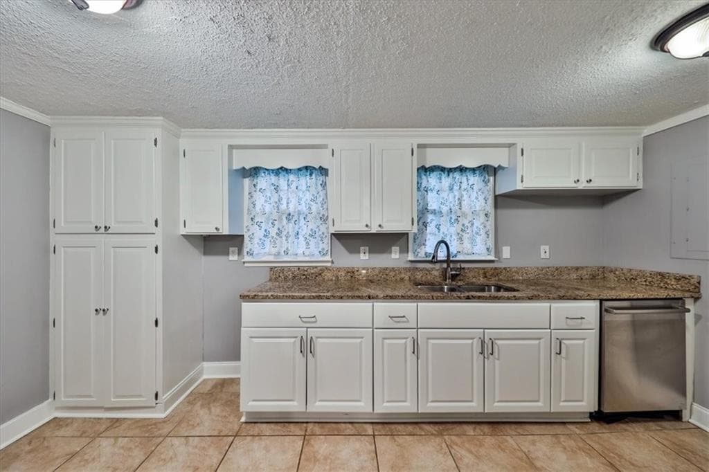 3 bedroom, 2 bathroom, 1,920 sq ft single family residence for sale at 6320 Temple Street, Lithia Springs, GA 30122 — photo 8