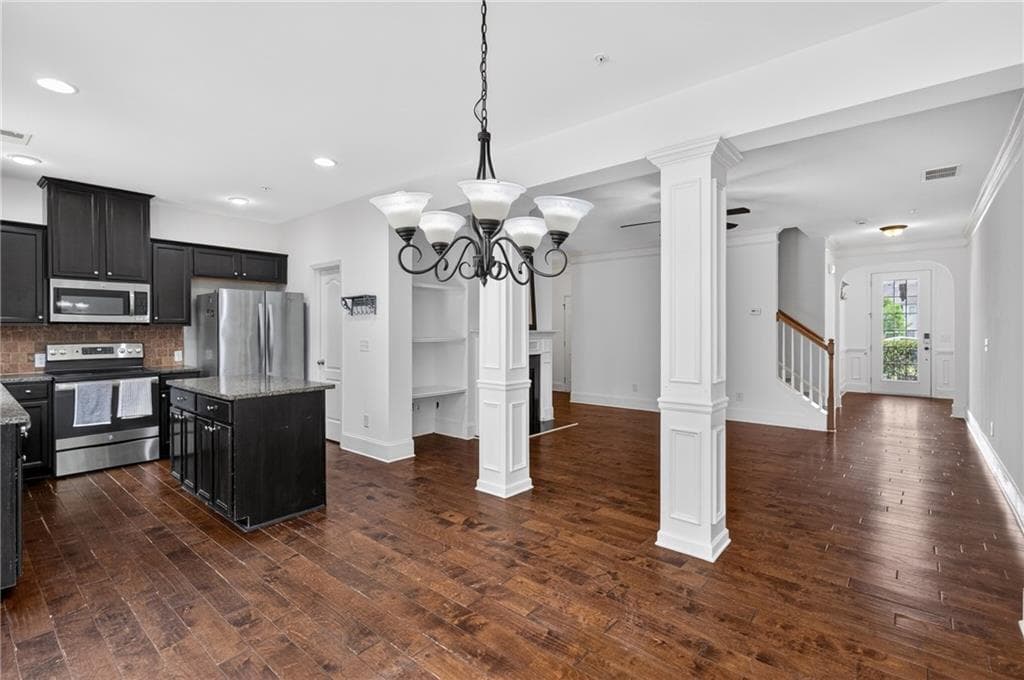 3 bedroom, 3 bathroom, 1,974 sq ft townhouse for sale at 6522 Story Circle, Norcross, GA 30093 — photo 2