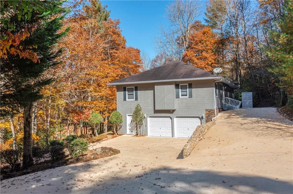 4 bedroom, 3 bathroom, 2,450 sq ft single family residence for sale at 339 Wehunt Road, Blue Ridge, GA 30513 — photo 2