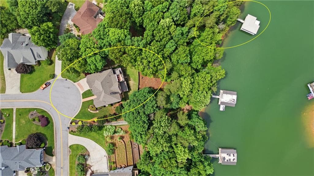 4 bedroom, 4 bathroom, 4,300 sq ft single family residence under contract at 2723 Inglewood Drive, Gainesville, GA 30504 — photo 3