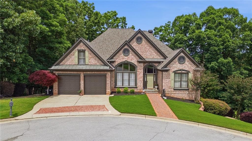 4 bedroom, 4 bathroom, 4,300 sq ft single family residence under contract at 2723 Inglewood Drive, Gainesville, GA 30504 — photo 2
