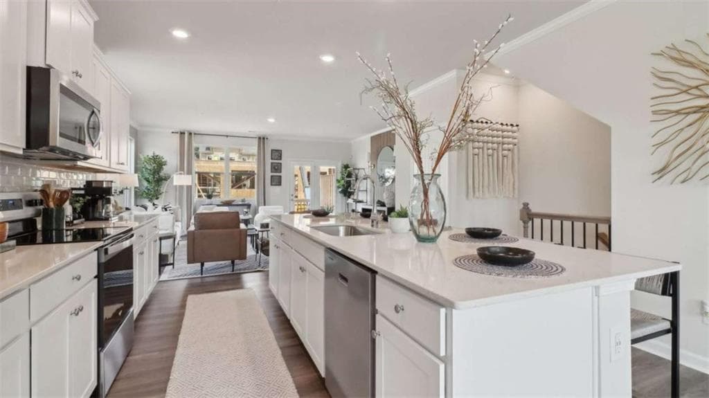3 bedroom, 4 bathroom townhouse under contract at 5643 PEACH ORCHARD Trail, Peachtree Corners, GA 30092 — photo 4