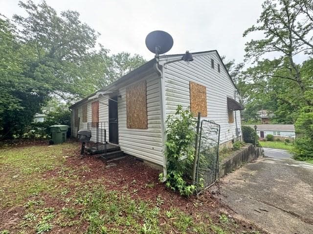 2 bedroom, 1 bathroom, 1,050 sq ft single family residence for sale at 2103 Penelope Street, Atlanta, GA 30314 — photo 5