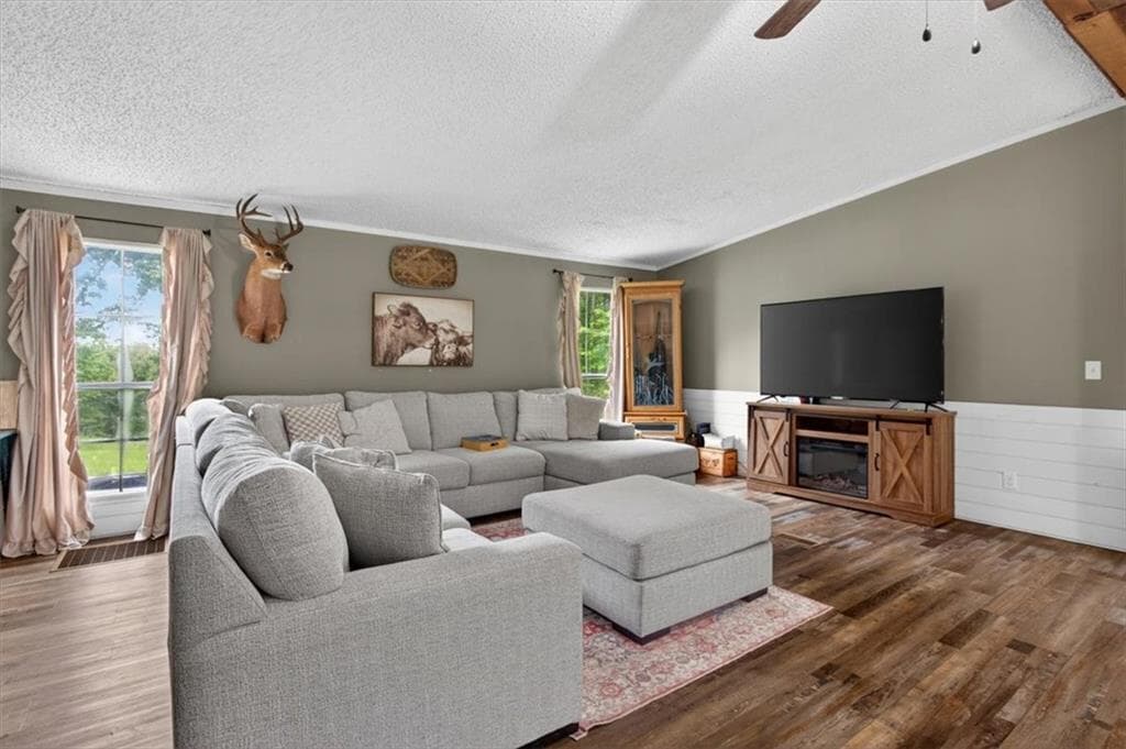 3 bedroom, 2 bathroom, 1,782 sq ft single family residence for sale at 930 Dry Pond Lane, Canton, GA 30114 — photo 8