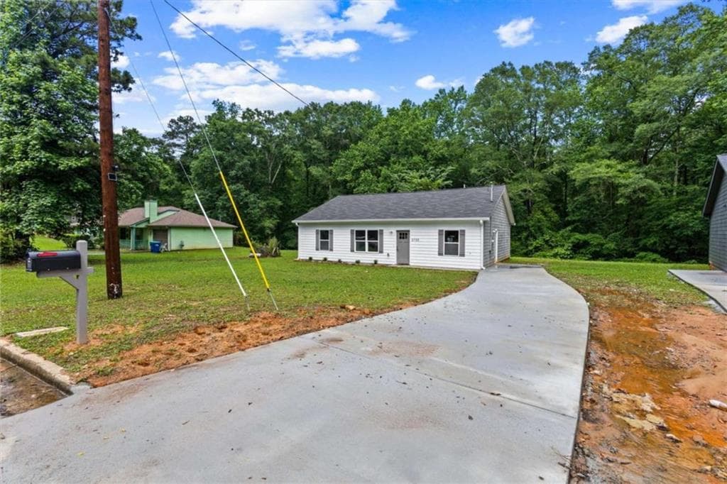 4 bedroom, 2 bathroom, 1,548 sq ft single family residence under contract at 3730 Clearwater Drive, Atlanta, GA 30349 — photo 2