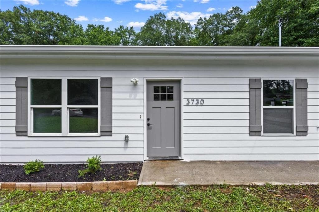 4 bedroom, 2 bathroom, 1,548 sq ft single family residence under contract at 3730 Clearwater Drive, Atlanta, GA 30349 — photo 4