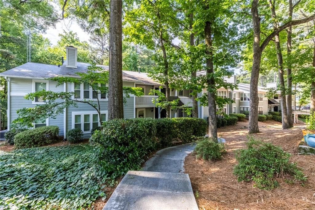 2 bedroom, 2 bathroom, 1,280 sq ft condominium for sale at 603 Summit North Drive, Atlanta, GA 30324 — photo 2