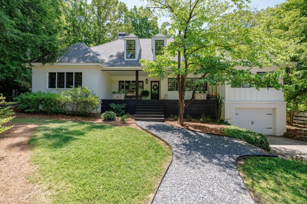 950 Jones Road, Roswell, GA 30075 — most recent listing photo