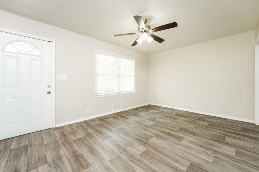 3 bedroom, 3 bathroom, 1,802 sq ft single family residence for sale at 2536 Britt Road, Snellville, GA 30078 — photo 6