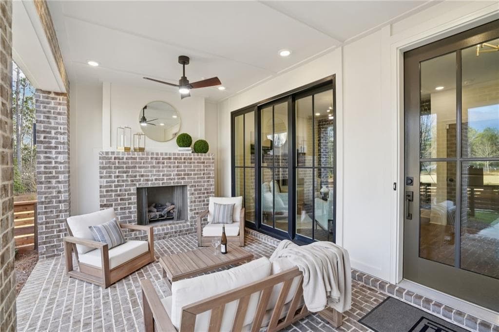 3 bedroom, 3 bathroom, 2,145 sq ft townhouse for sale at 140 IVEYBROOKE Lane 75, Alpharetta, GA 30009 — photo 2