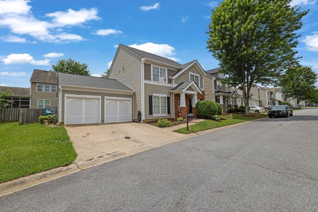 4 bedroom, 3 bathroom, 2,040 sq ft single family residence for sale at 203 Quince Road, Canton, GA 30114 — photo 2