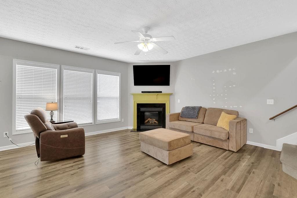 4 bedroom, 3 bathroom, 2,040 sq ft single family residence for sale at 203 Quince Road, Canton, GA 30114 — photo 4