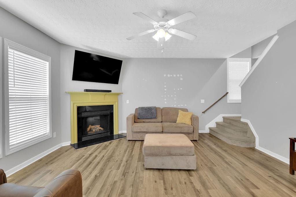 4 bedroom, 3 bathroom, 2,040 sq ft single family residence for sale at 203 Quince Road, Canton, GA 30114 — photo 5