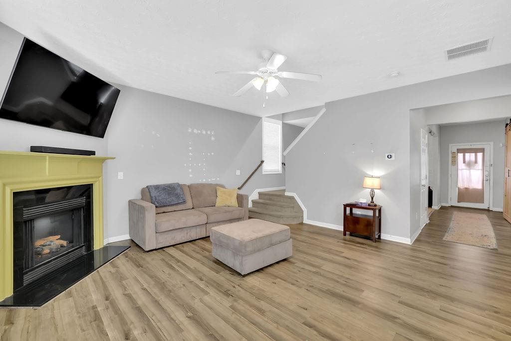 4 bedroom, 3 bathroom, 2,040 sq ft single family residence for sale at 203 Quince Road, Canton, GA 30114 — photo 6