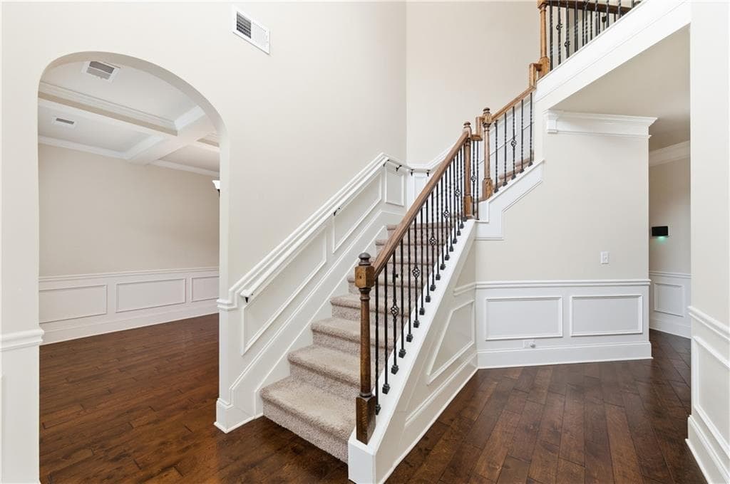 4 bedroom, 3 bathroom, 2,289 sq ft single family residence for sale at 6230 Wynfield Drive, Flowery Branch, GA 30542 — photo 2