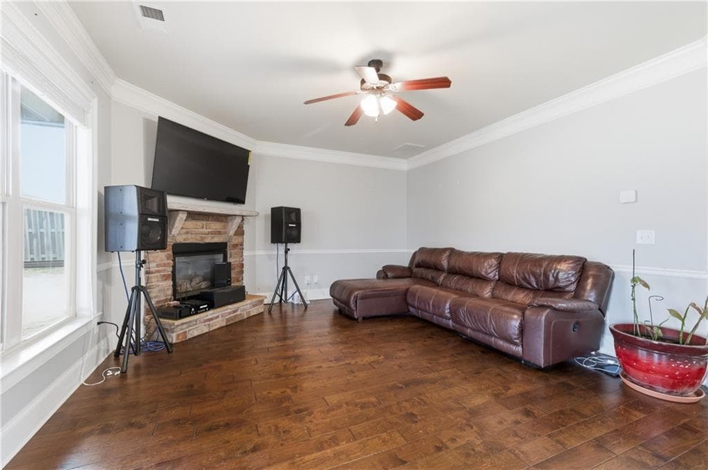 4 bedroom, 3 bathroom, 2,289 sq ft single family residence for sale at 6230 Wynfield Drive, Flowery Branch, GA 30542 — photo 10