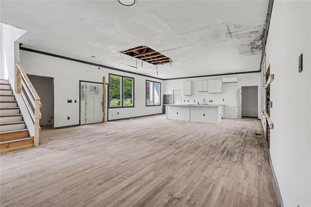 5 bedroom, 5 bathroom, 3,516 sq ft single family residence under contract at 2688 Columbia Drive, Decatur, GA 30034 — photo 5