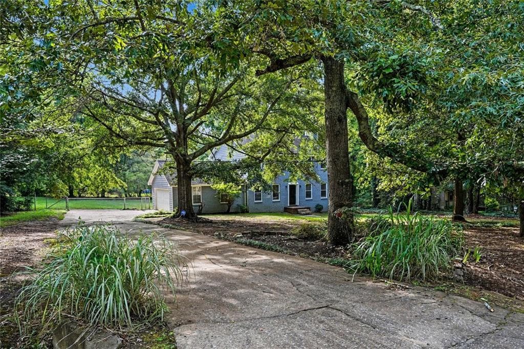 4 bedroom, 3 bathroom, 1,731 sq ft single family residence for sale at 1304 Oakwood Road, Jonesboro, GA 30236 — photo 2