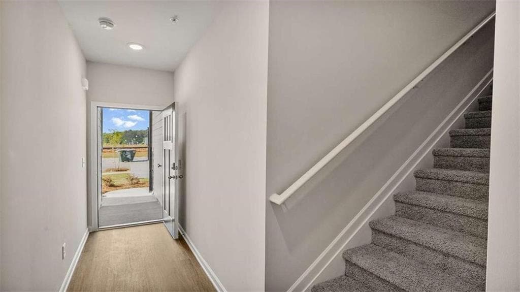 3 bedroom, 3 bathroom townhouse for sale at 220 Sound Circle, Stockbridge, GA 30281 — photo 3