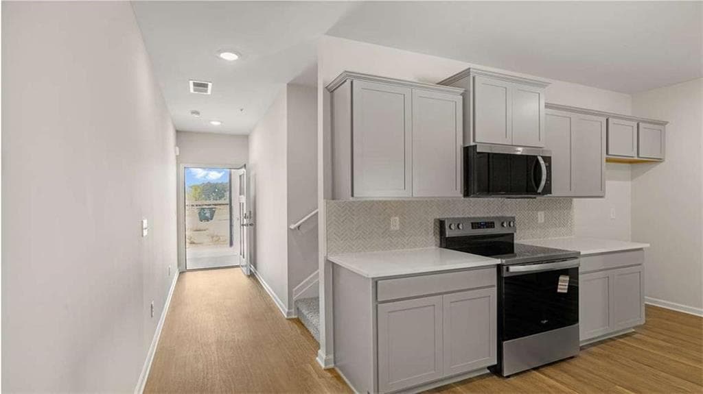 3 bedroom, 3 bathroom townhouse for sale at 220 Sound Circle, Stockbridge, GA 30281 — photo 4