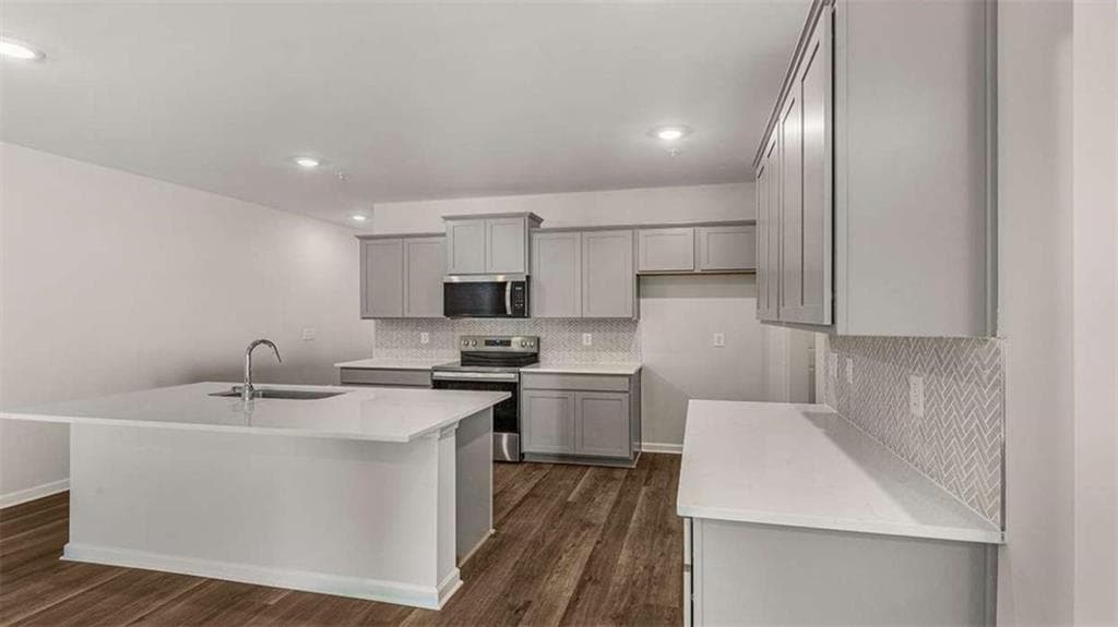 3 bedroom, 3 bathroom townhouse for sale at 220 Sound Circle, Stockbridge, GA 30281 — photo 9