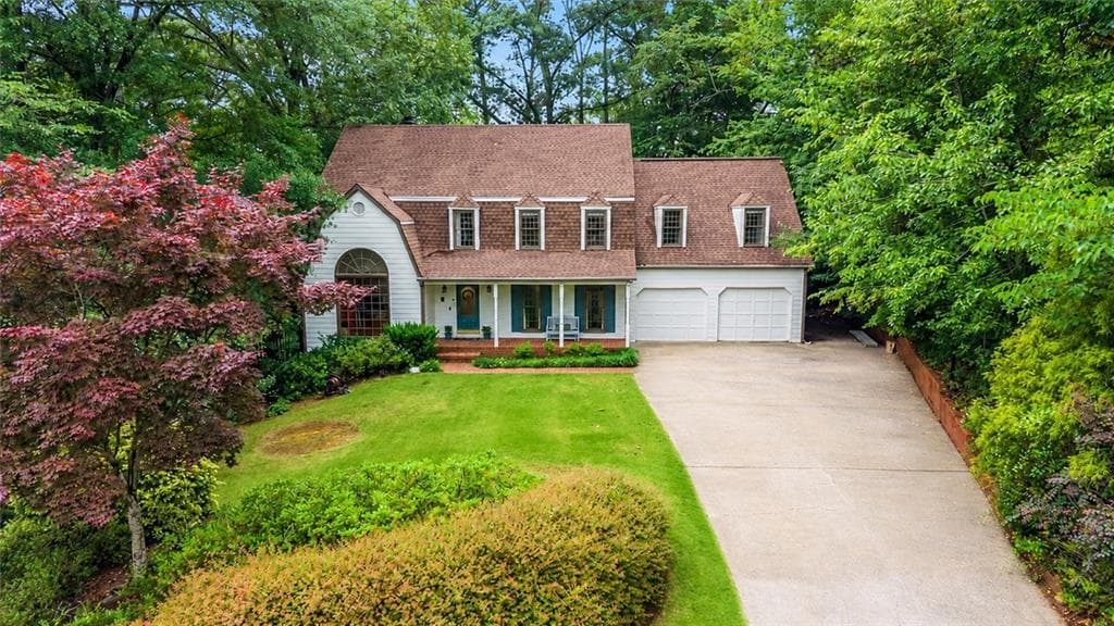 5 bedroom, 3 bathroom, 3,375 sq ft single family residence sold at 3560 Saxon Way, Marietta, GA 30062