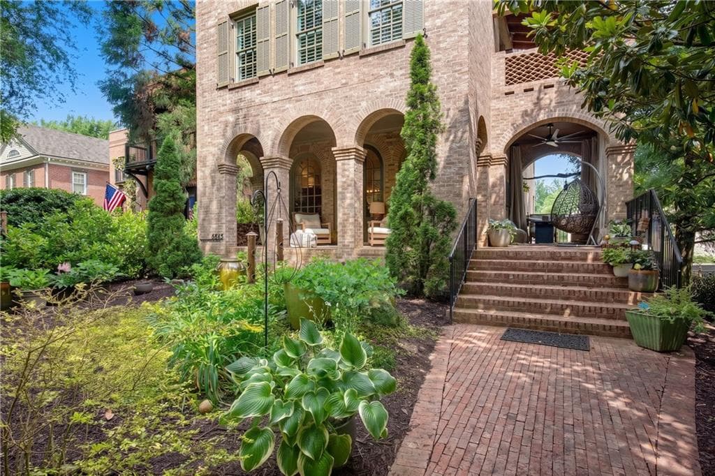 4 bedroom, 3 bathroom, 4,025 sq ft single family residence for sale at 6845 Center Grove Street, Cumming, GA 30040 — photo 2
