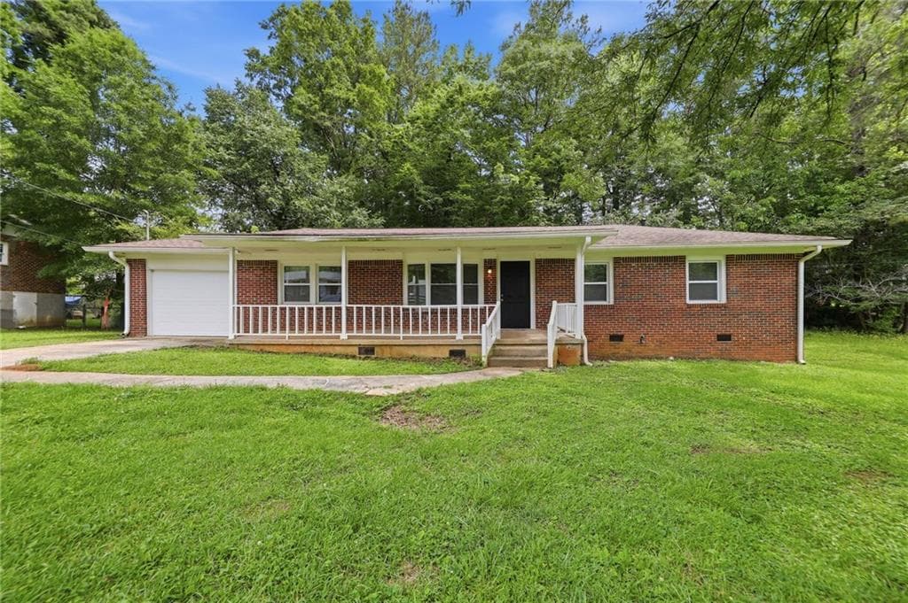 3 bedroom, 2 bathroom, 1,252 sq ft single family residence sold at 2463 Montezuma Circle, Ellenwood, GA 30294