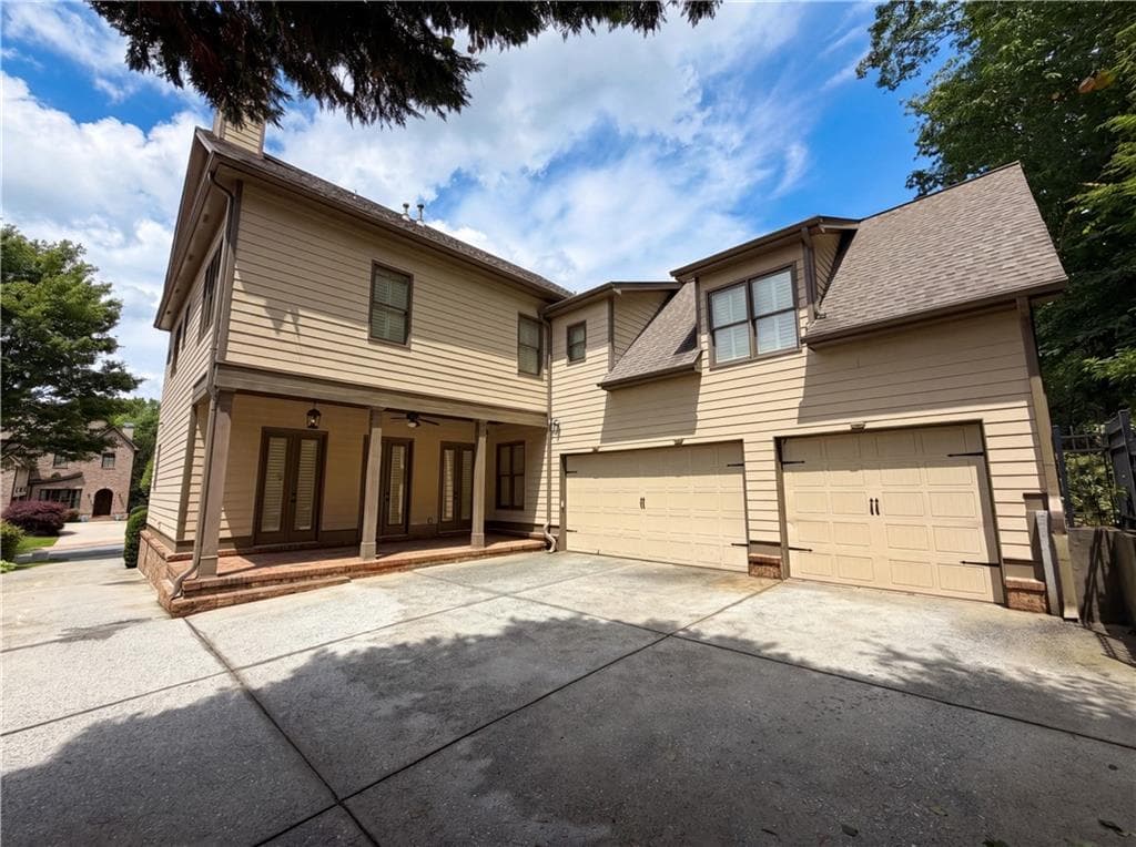 5 bedroom, 7 bathroom, 3,996 sq ft single family residence under contract at 3250 Camellia Lane, Suwanee, GA 30024 — photo 5