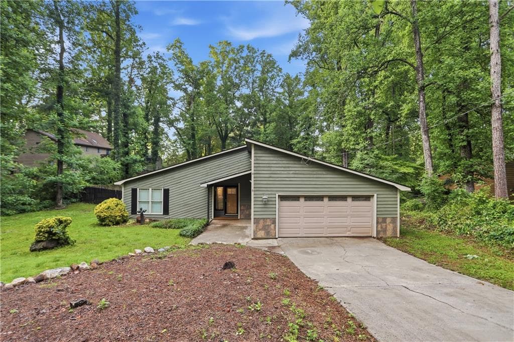 3 bedroom, 2 bathroom, 2,180 sq ft single family residence under contract at 1485 Barrier Road, Marietta, GA 30066