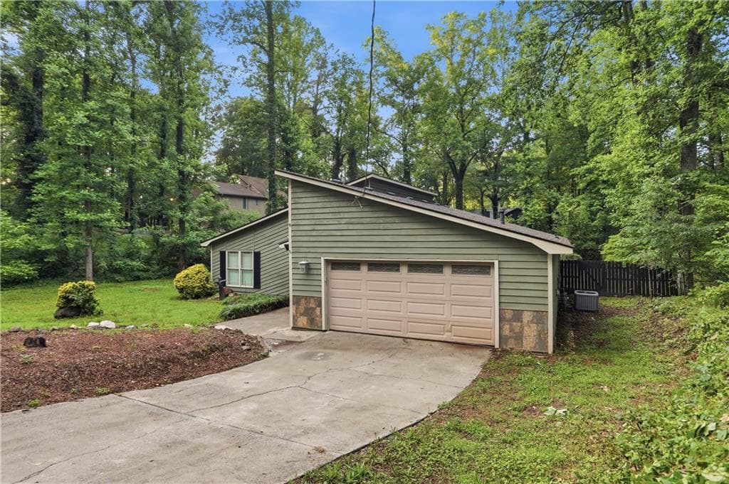 3 bedroom, 2 bathroom, 2,180 sq ft single family residence under contract at 1485 Barrier Road, Marietta, GA 30066 — photo 7