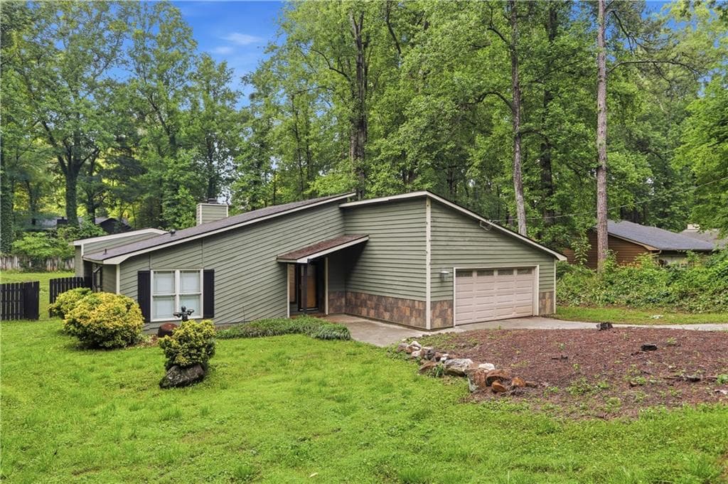 3 bedroom, 2 bathroom, 2,180 sq ft single family residence under contract at 1485 Barrier Road, Marietta, GA 30066 — photo 8