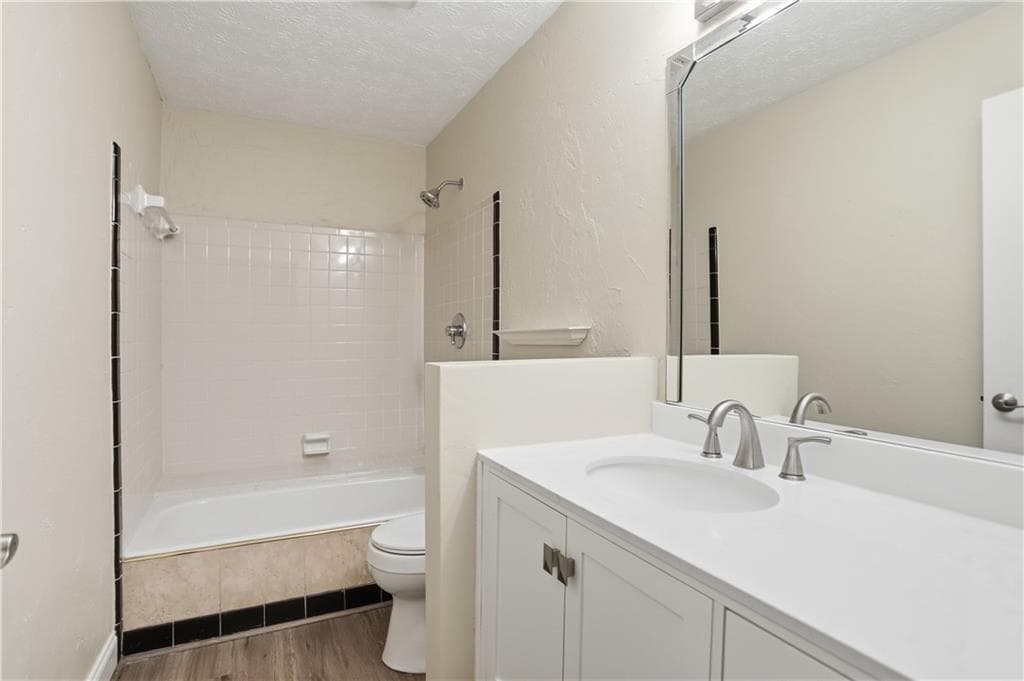3 bedroom, 2 bathroom, 2,180 sq ft single family residence under contract at 1485 Barrier Road, Marietta, GA 30066 — photo 6