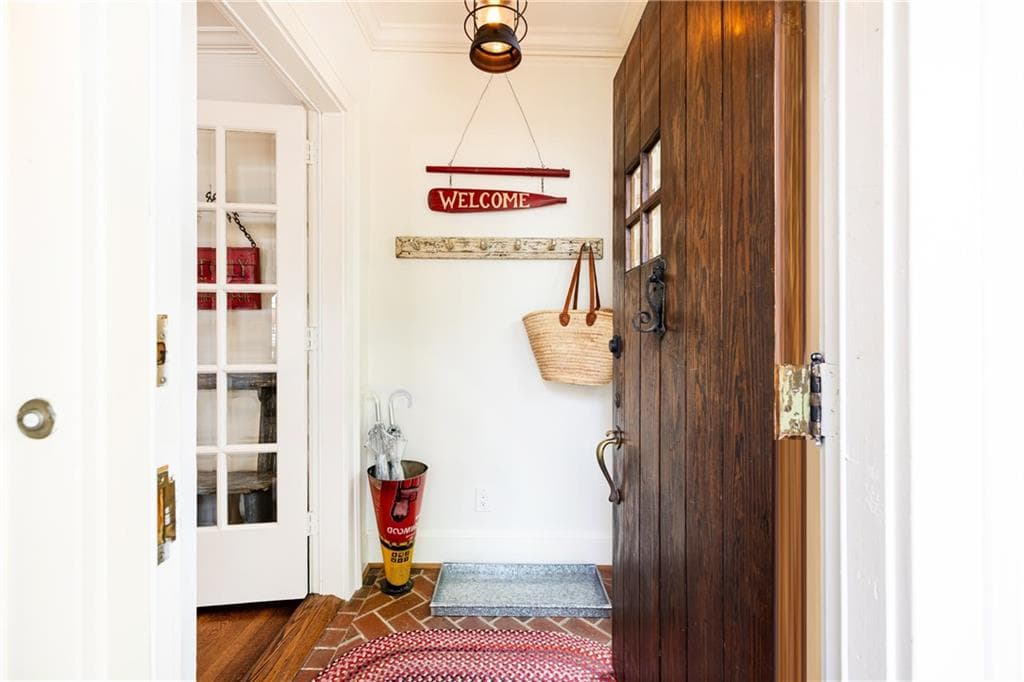 3 bedroom, 3 bathroom, 2,910 sq ft single family residence for sale at 2639 Acorn Avenue, Atlanta, GA 30305 — photo 3