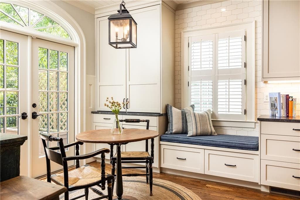 3 bedroom, 3 bathroom, 2,910 sq ft single family residence for sale at 2639 Acorn Avenue, Atlanta, GA 30305 — photo 8