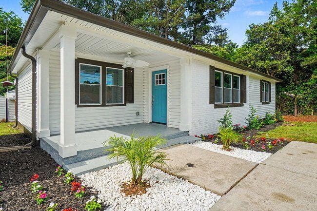 3 bedroom, 2 bathroom, 1,178 sq ft single family residence under contract at 1971 Anderson Mill Road, Austell, GA 30106