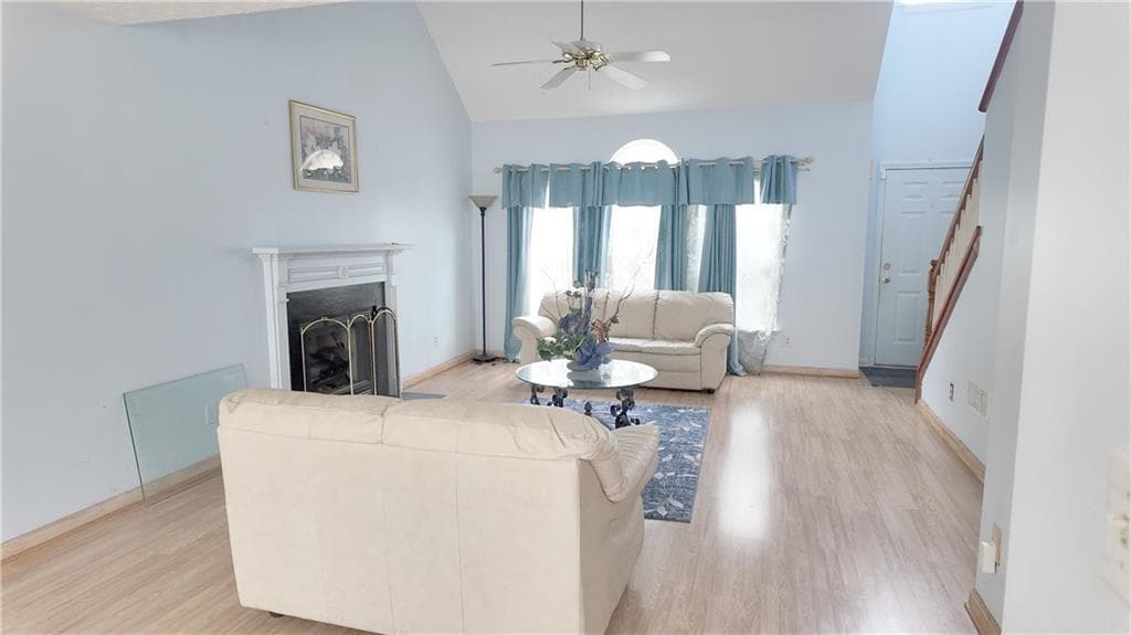 3 bedroom, 3 bathroom, 1,879 sq ft single family residence for sale at 6195 Glacier Run, Norcross, GA 30093 — photo 3