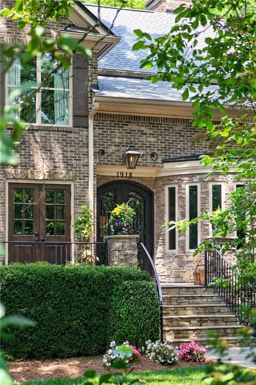 5 bedroom, 5 bathroom, 6,079 sq ft single family residence for sale at 1918 Windemere Drive, Atlanta, GA 30324 — photo 2
