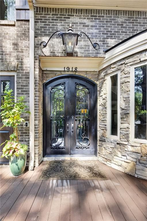 5 bedroom, 5 bathroom, 6,079 sq ft single family residence for sale at 1918 Windemere Drive, Atlanta, GA 30324 — photo 3