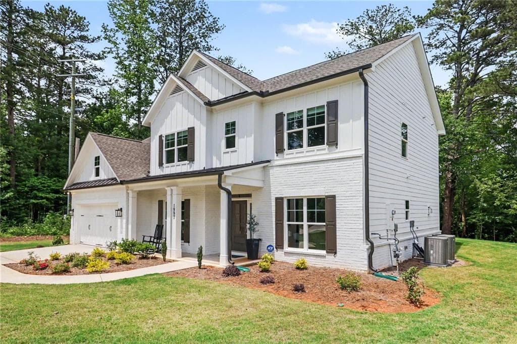 5 bedroom, 4 bathroom, 3,176 sq ft single family residence for sale at 1997 Shallowford Road, Marietta, GA 30066 — photo 4