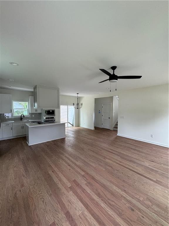 3 bedroom, 3 bathroom, 2,000 sq ft single family residence for sale at 580 Glendale Road, Scottdale, GA 30079 — photo 5
