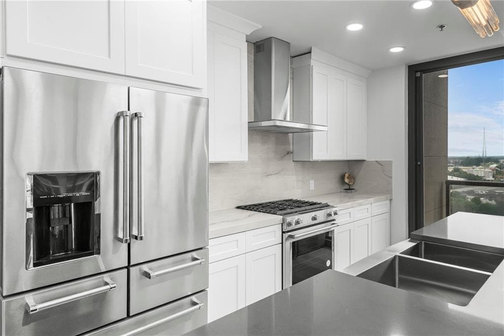 2 bedroom, 3 bathroom, 1,369 sq ft condominium for sale at 270 17th Street 2012, Atlanta, GA 30363 — photo 2