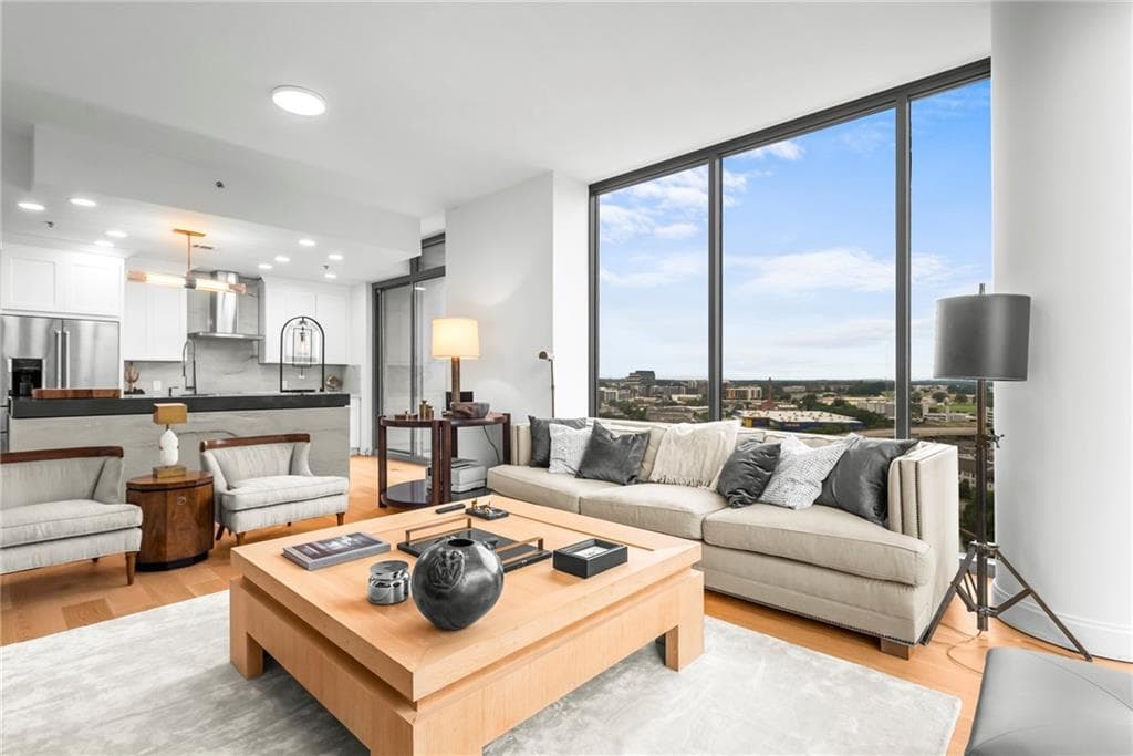 2 bedroom, 3 bathroom, 1,369 sq ft condominium for sale at 270 17th Street 2012, Atlanta, GA 30363 — photo 4