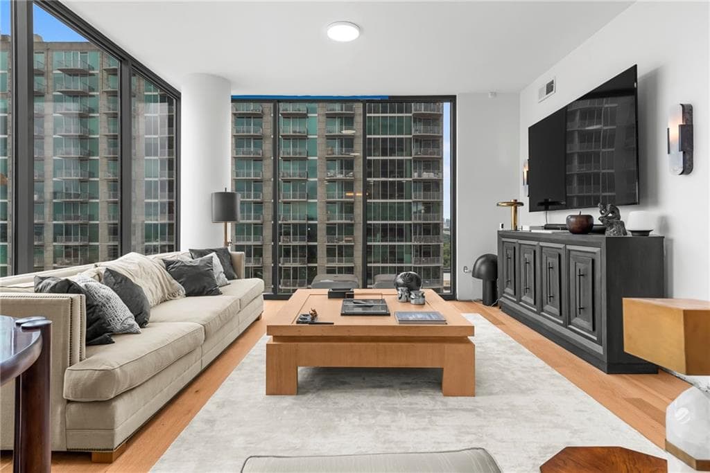 2 bedroom, 3 bathroom, 1,369 sq ft condominium for sale at 270 17th Street 2012, Atlanta, GA 30363 — photo 9
