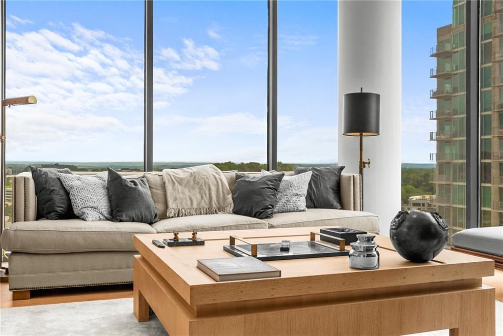 2 bedroom, 3 bathroom, 1,369 sq ft condominium for sale at 270 17th Street 2012, Atlanta, GA 30363 — photo 10