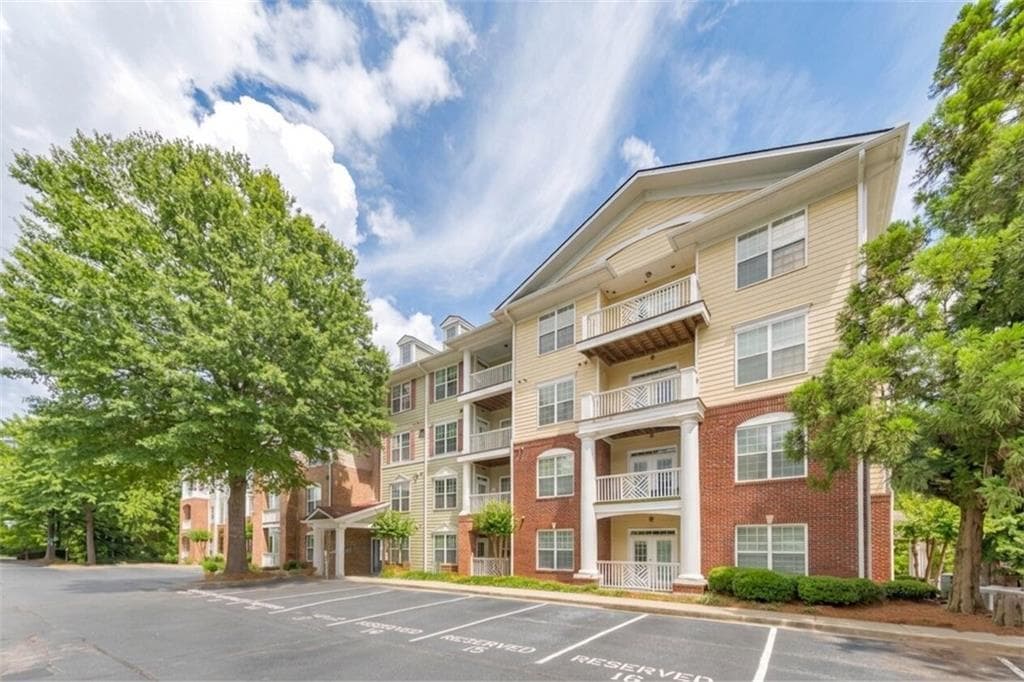 2 bedroom, 2 bathroom, 1,209 sq ft condominium for sale at 1965 Nocturne Drive 1208A, Alpharetta, GA 30009 — photo 1 of 40